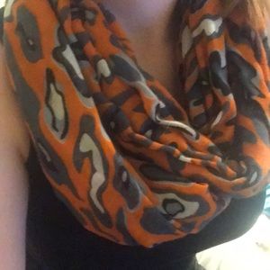 Leopard infinity scarf